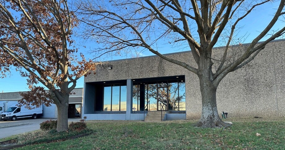 Primary Photo Of 2014 Platinum St, Garland Warehouse For Lease