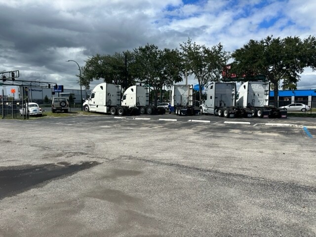 More Photos Of 5701 S Orange Blossom Trl, Orlando Auto Dealership For Lease