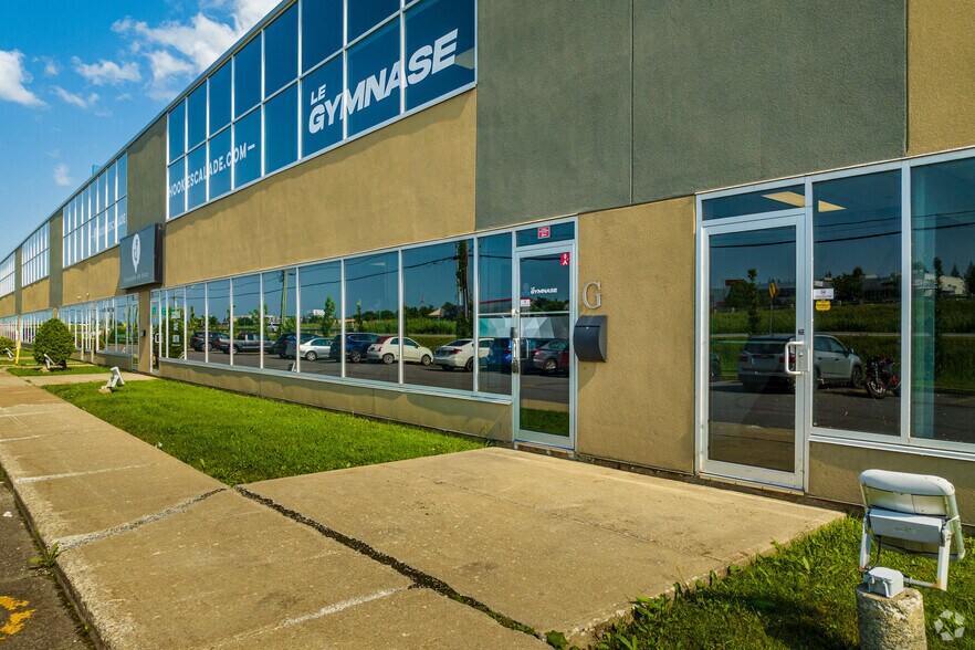 More Photos Of 2101 Rue Nobel, Ste-Julie Warehouse For Lease