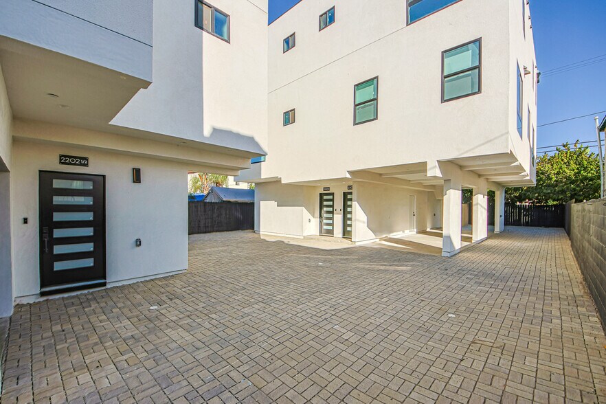 More Photos Of 2200 Thurman Ave, Los Angeles Multifamily For Sale