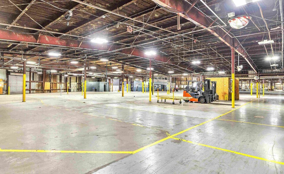 More Photos Of 4242 Baldwin Blvd, Corpus Christi Manufacturing For Lease