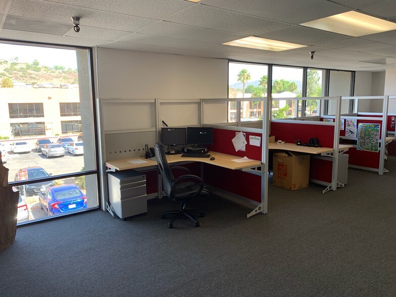 More Photos Of 340 Rancheros Dr, San Marcos Warehouse For Lease