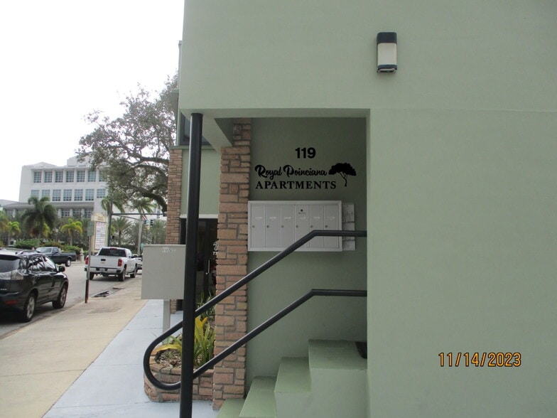 Primary Photo Of 117 N 5th St, Fort Pierce Office Residential For Sale
