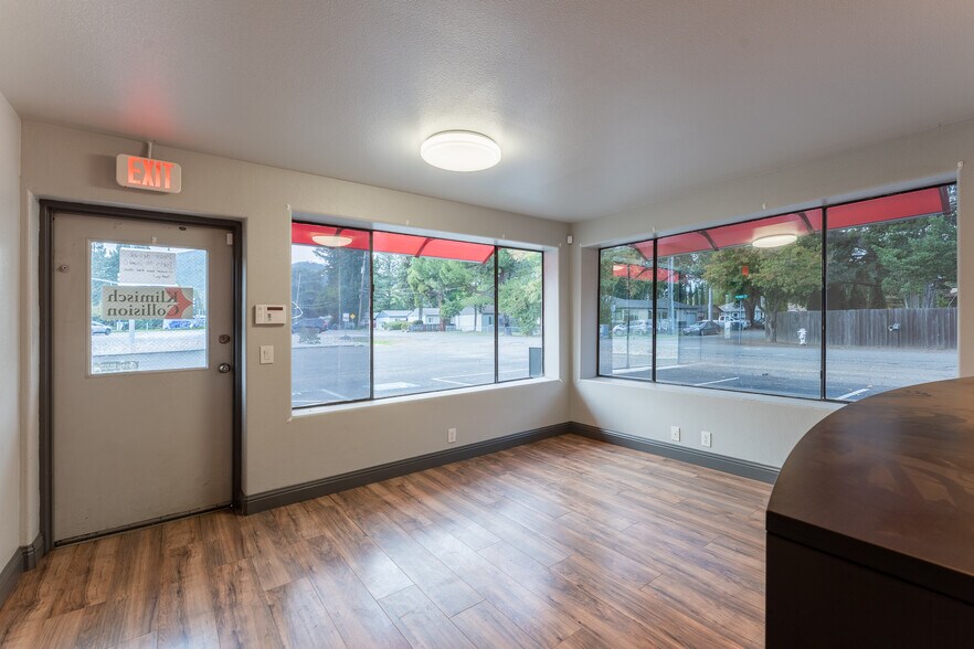 More Photos Of 550 Talmage Rd, Ukiah Auto Repair For Lease
