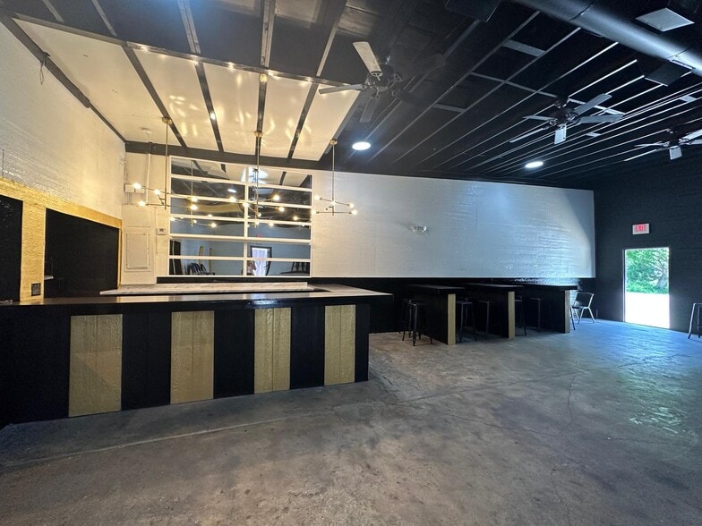 More Photos Of 6401 E 12th St, Kansas City Restaurant For Sale