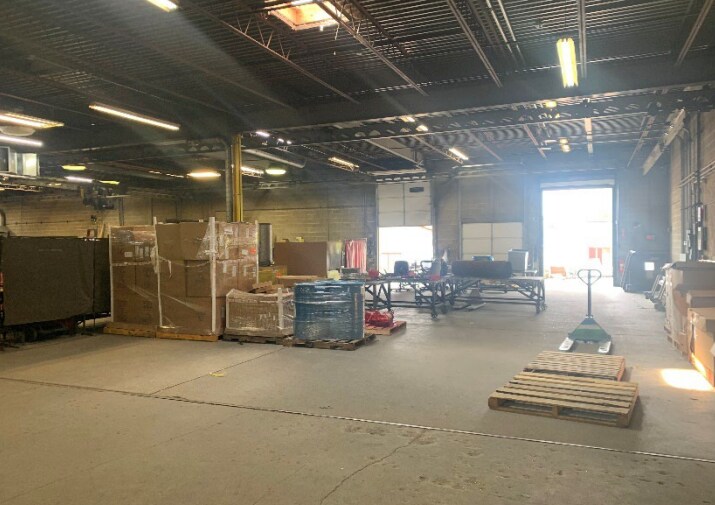 More Photos Of 524 Clark Ave, Kirkwood Warehouse For Lease