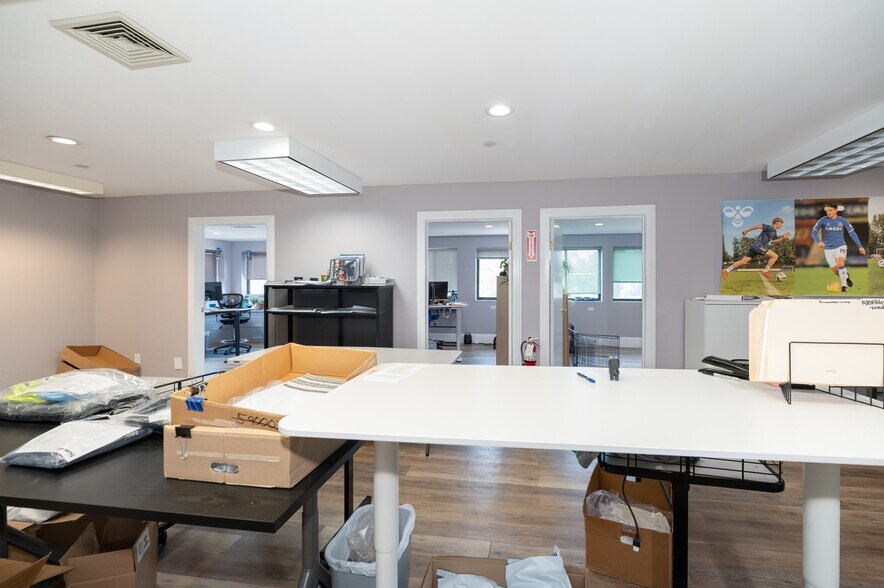 More Photos Of 44 Mitchell Rd, Ipswich Warehouse For Lease