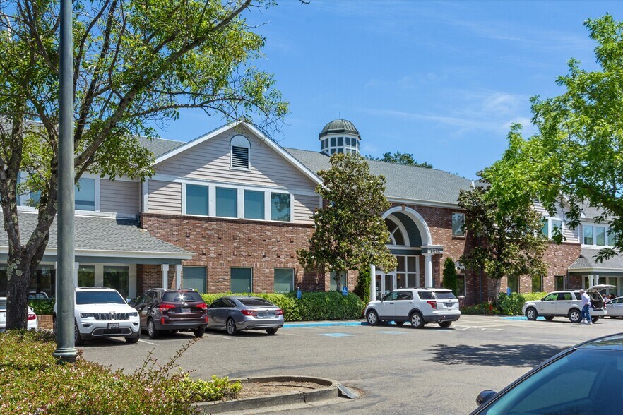 Primary Photo Of 8911 Lakewood Dr, Windsor Medical For Lease