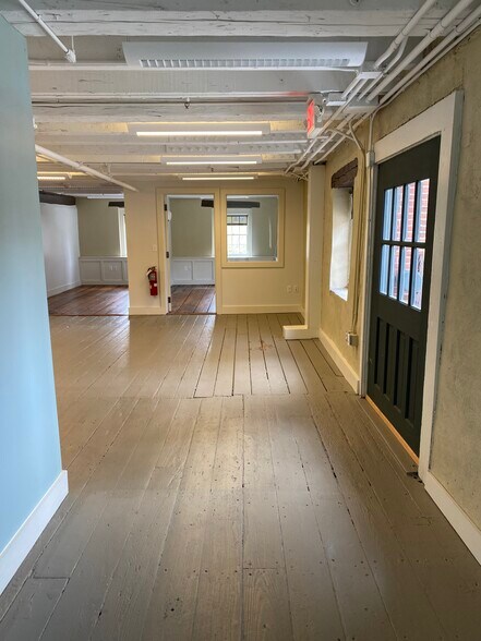 More Photos Of 3-7 Steeple St, Providence Office For Sale