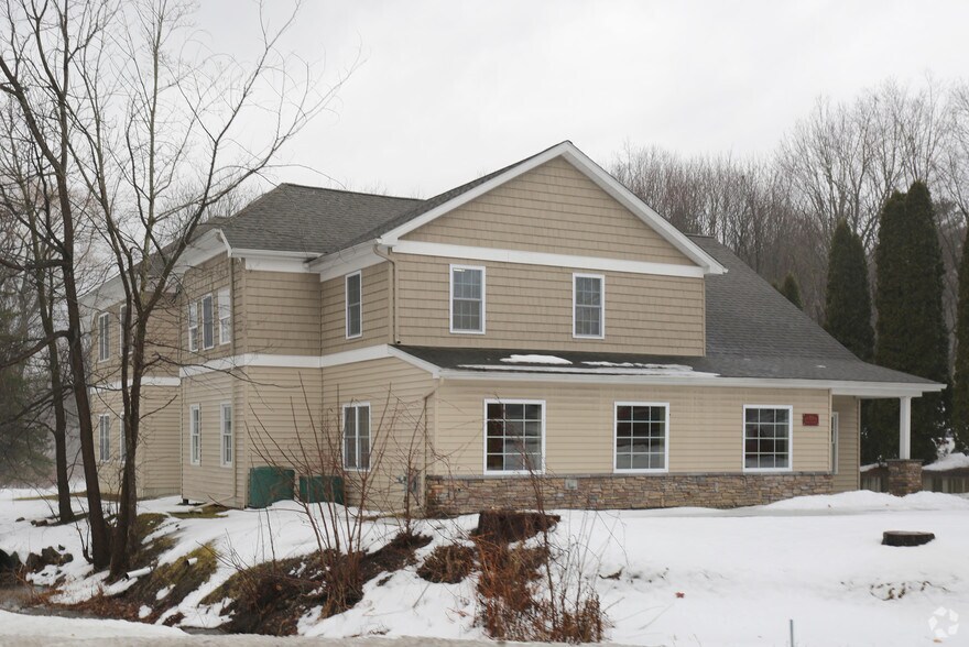 More Photos Of 10 Main St, Ballston Lake Office For Lease