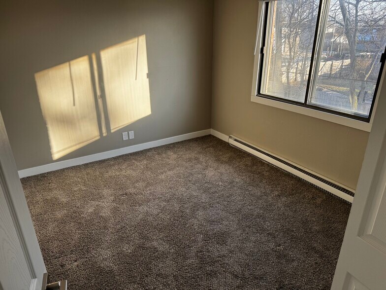 More Photos Of 107 SE 1st St, Bondurant Apartments For Sale