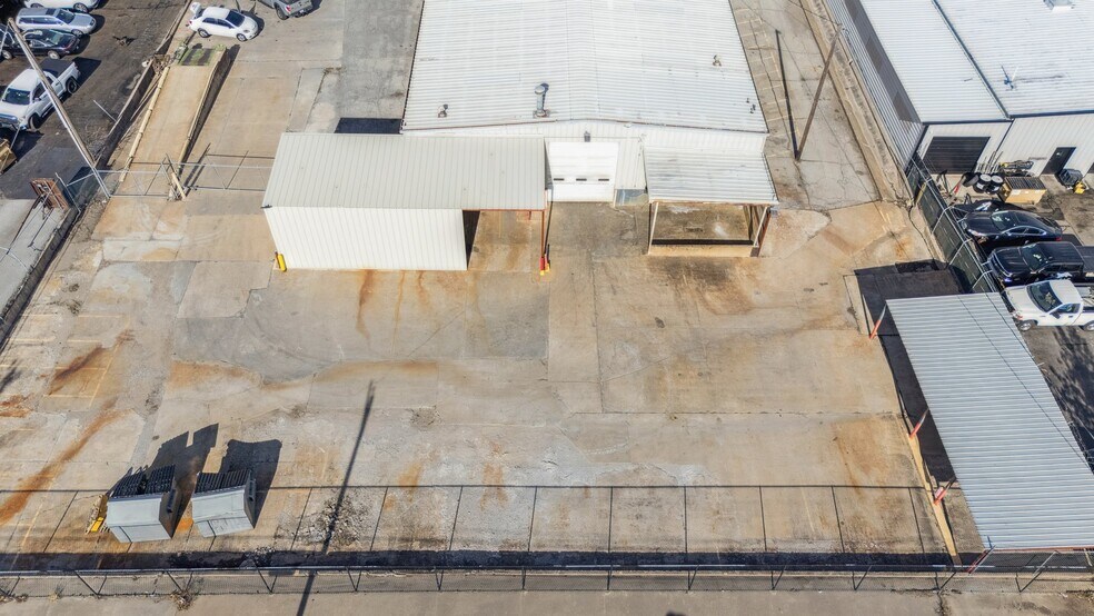 More Photos Of 8118 E 44th St, Tulsa Warehouse For Lease