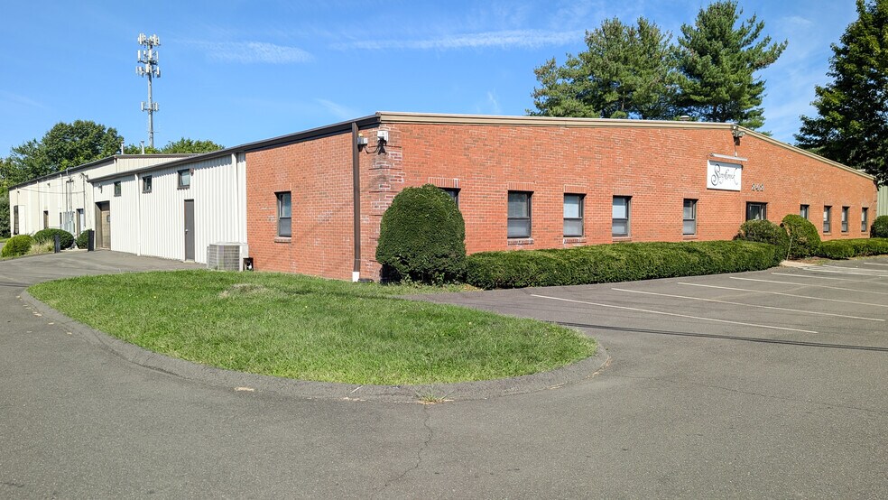 More Photos Of 242 Branford Rd, North Branford Light Manufacturing For Lease
