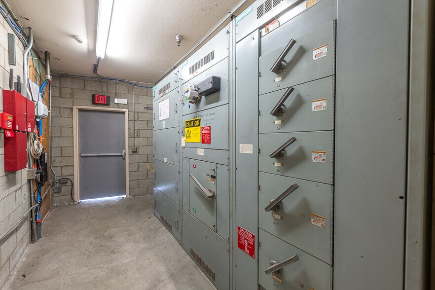 More Photos Of 12610 Saticoy St S, North Hollywood Warehouse For Sale