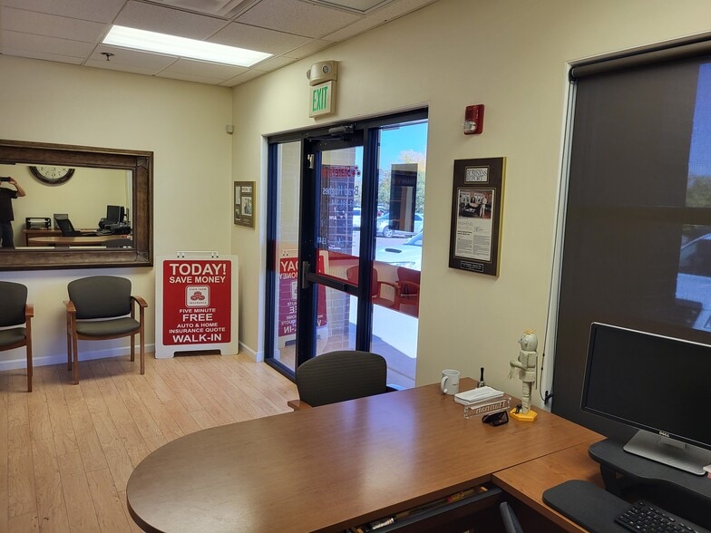 More Photos Of 1148 W Dillon Rd, Louisville Freestanding For Lease