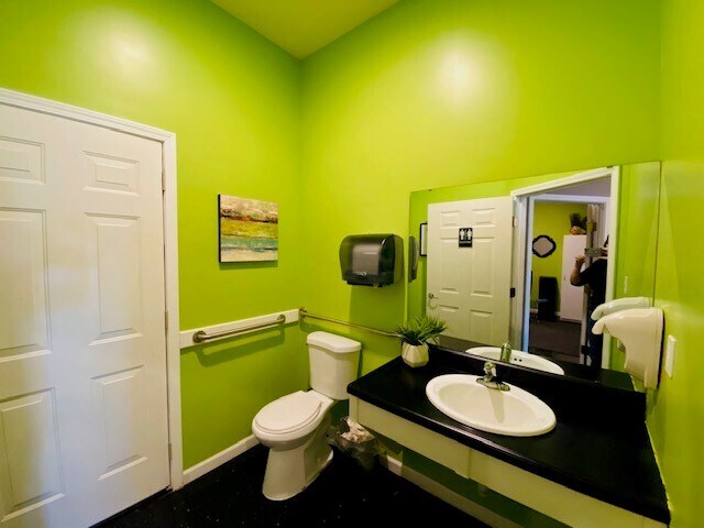 More Photos Of 1552 Natchez Dr, Festus Medical For Lease