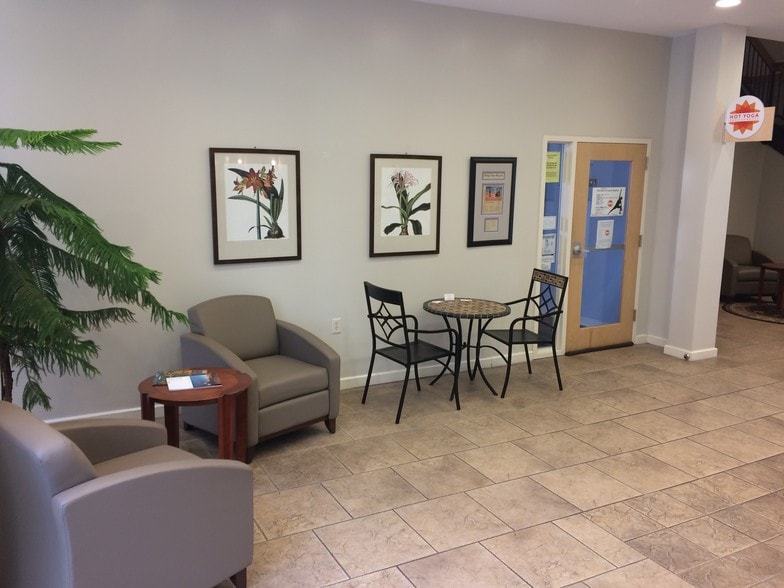 More Photos Of 90 N Main St, Harrisonburg Office For Sale