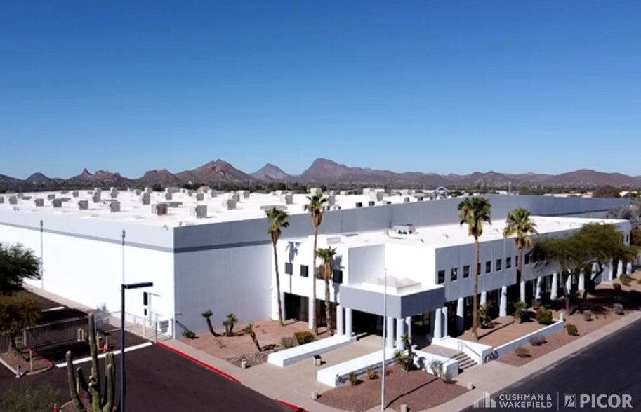 More Photos Of 6700 S Pella Dr, Tucson Light Manufacturing For Sale
