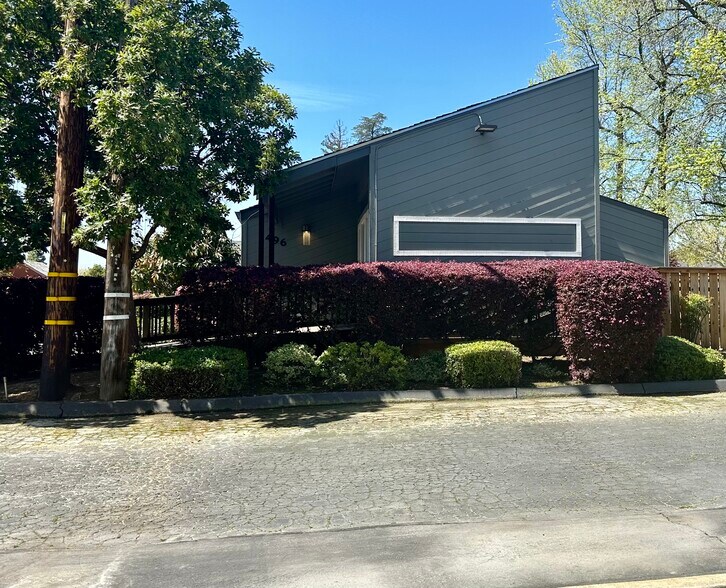 Primary Photo Of 496 East Ave, Lincoln Medical For Lease