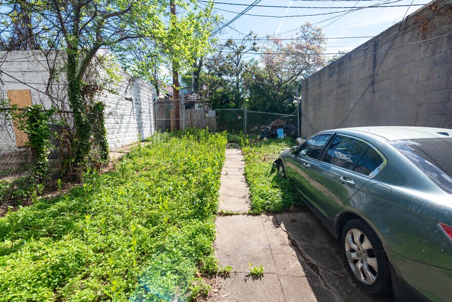 More Photos Of 3409 Greenmount Ave, Baltimore Storefront For Sale