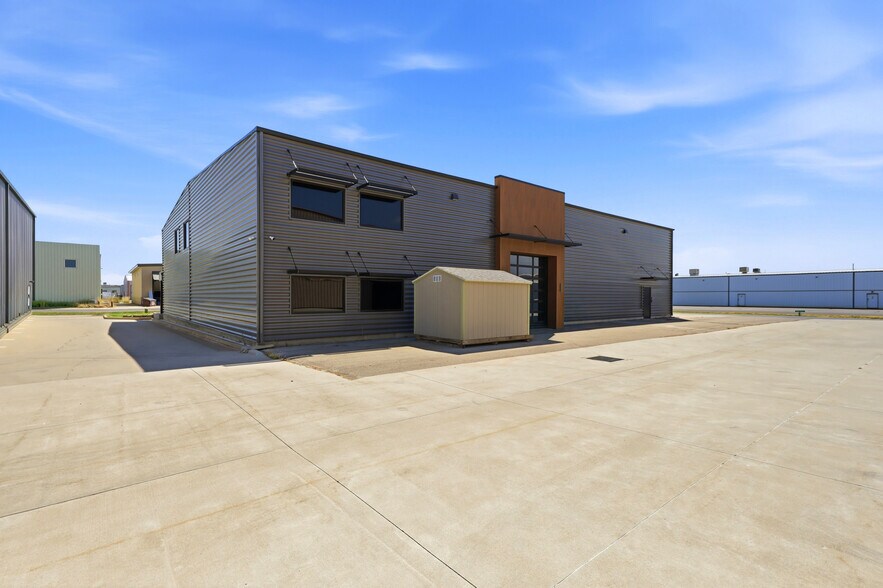 More Photos Of 1630 W 2225 S, Woods Cross Airplane Hangar For Lease