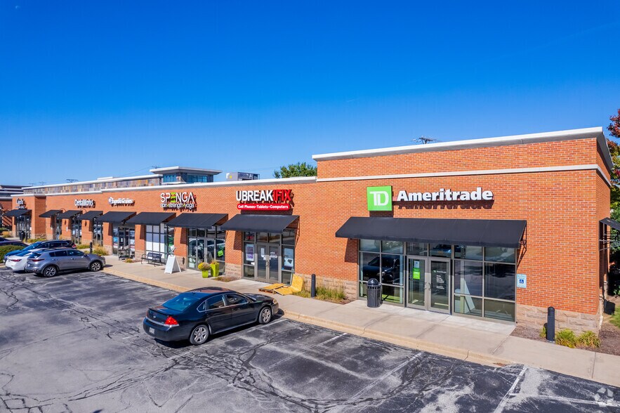 More Photos Of 15455 W Bluemound Rd, Brookfield Unknown For Lease