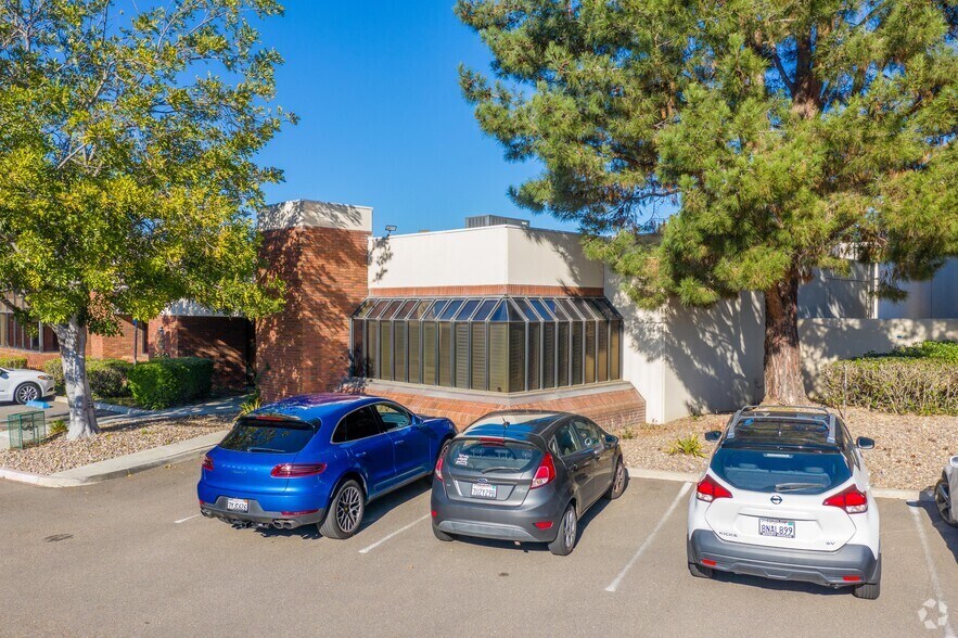 More Photos Of 6359 Nancy Ridge Dr, San Diego Light Manufacturing For Sale