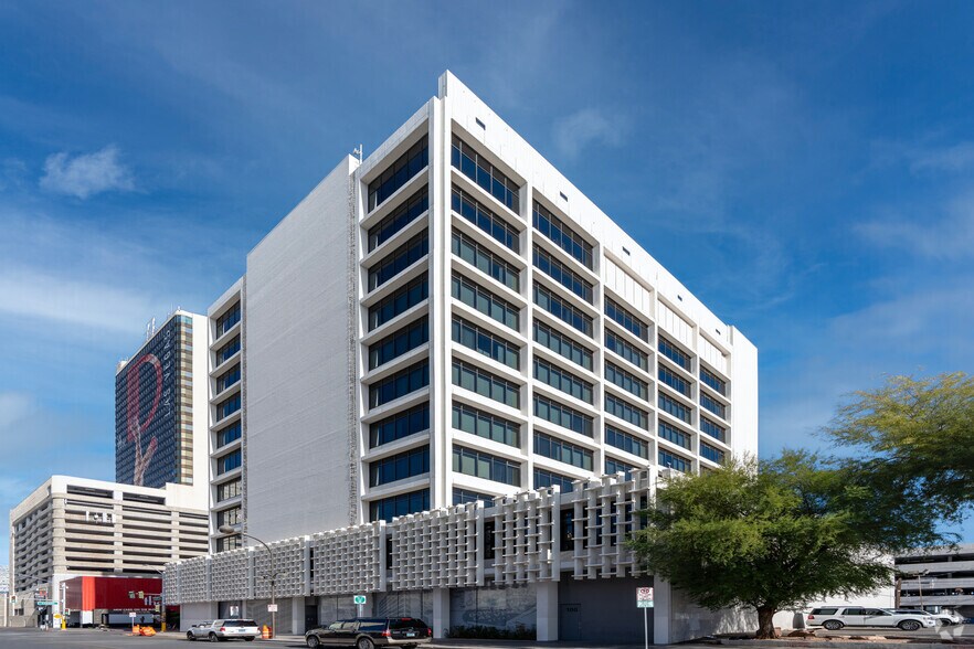 More Photos Of 302 E Carson Ave, Las Vegas Office For Lease