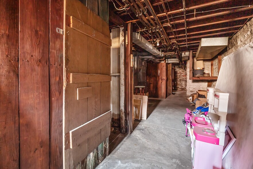 More Photos Of 4950 Winona Ave, Saint Louis Apartments For Sale