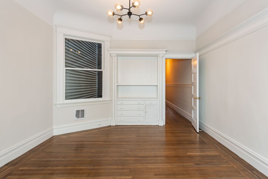 More Photos Of 407-411 Greenwich St, San Francisco Apartments For Sale