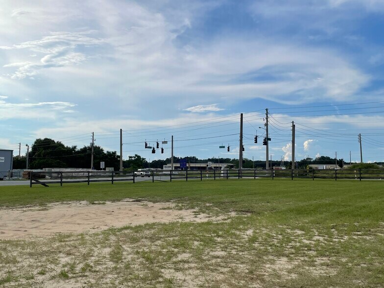 More Photos Of 2317-2319 Griffin Rd, Leesburg Warehouse For Lease