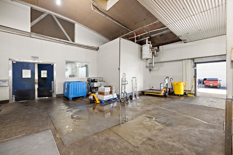 More Photos Of 410-414 Towne Ave, Los Angeles Warehouse For Sale