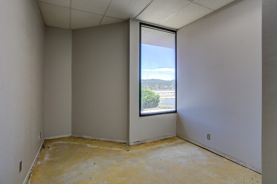 More Photos Of 18950 Base Camp Rd, Monument Office For Lease