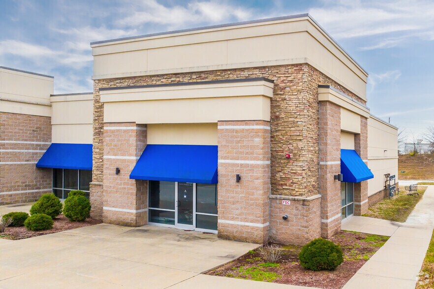 More Photos Of 1125 N Simpson Dr, Warrensburg General Retail For Sale