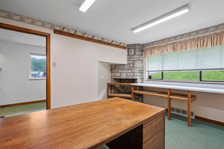 More Photos Of 9270 Old Perry Hwy, Pittsburgh Loft Creative Space For Sale