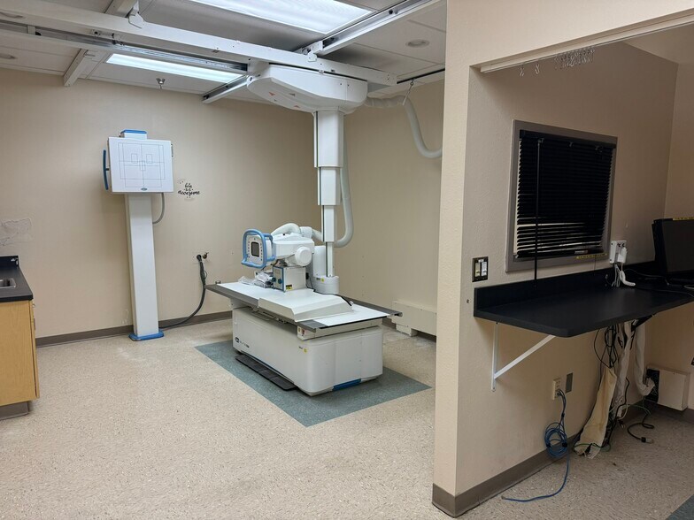 More Photos Of 4231 S Pipkin Rd, Lakeland Medical For Sale