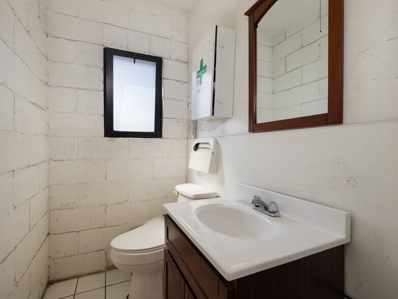 More Photos Of 717 E El Segundo Blvd, El Segundo Auto Repair For Sale