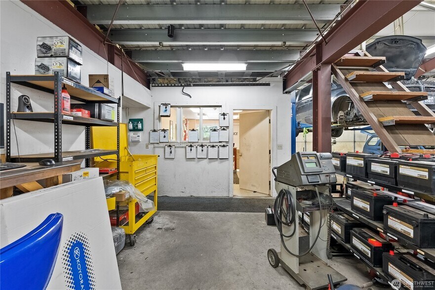 More Photos Of 9707 Key Peninsula Hwy NW, Gig Harbor General Retail For Sale