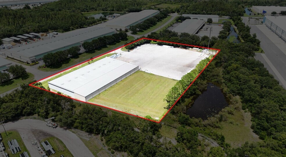 More Photos Of 5050 Gateway Blvd, Lakeland Distribution For Lease