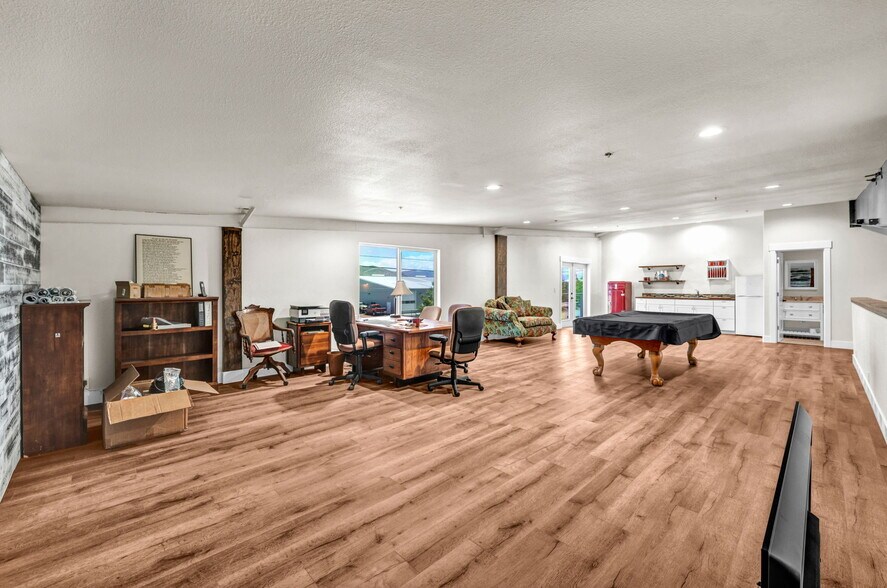 More Photos Of 2 Brown dr, Mound House Manufacturing For Sale