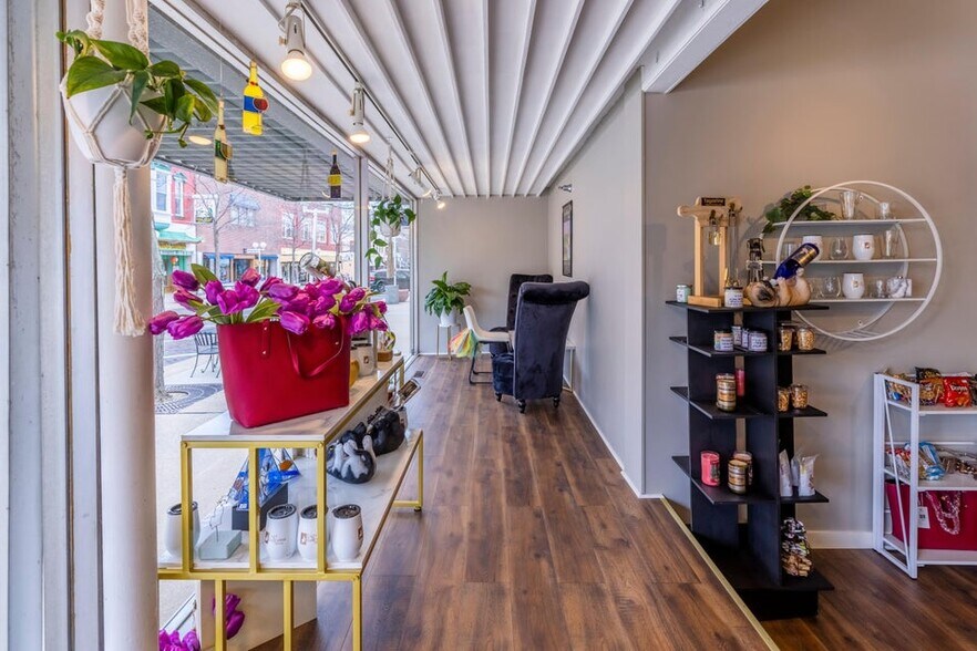 More Photos Of 321 State St, Saint Joseph Storefront For Sale