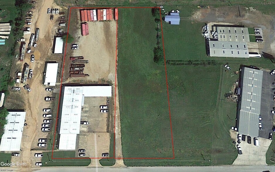 More Photos Of 406-408 Ambassador row, Longview Light Distribution For Lease