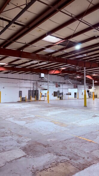 More Photos Of 3517 Frutas Ave, El Paso Manufacturing For Lease