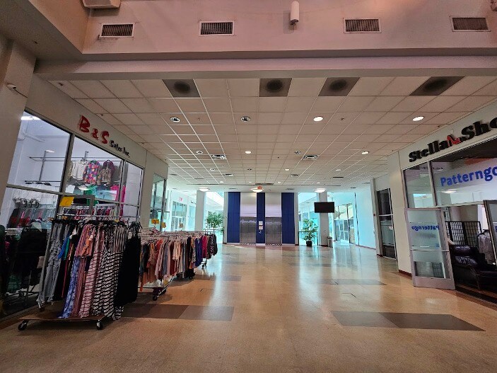 More Photos Of 1458 S San Pedro St, Los Angeles Freestanding For Lease