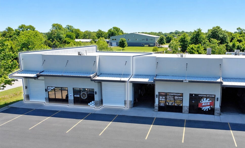Primary Photo Of 2605 W Storage Parkway Rd, Rogers Flex For Lease