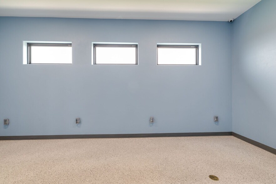More Photos Of 3305 NW 192nd St, Edmond Healthcare For Sale