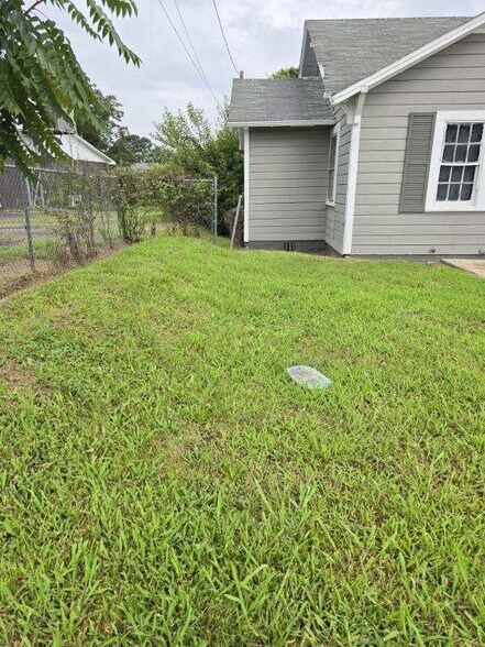 More Photos Of 602 E Buford St, Gaffney Storefront For Sale