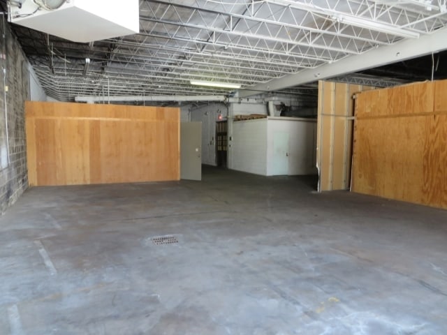 More Photos Of 900 Union St, Alton Warehouse For Sale