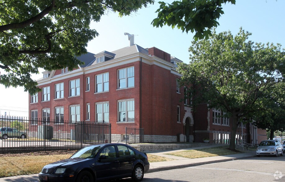 More Photos Of 407 N Fulton St, Indianapolis Office For Lease