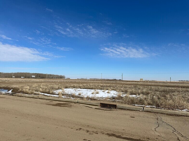 More Photos Of 1501 30 St, Wainwright Land For Sale